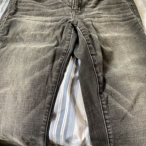 AE skinny jean size 10 (short)